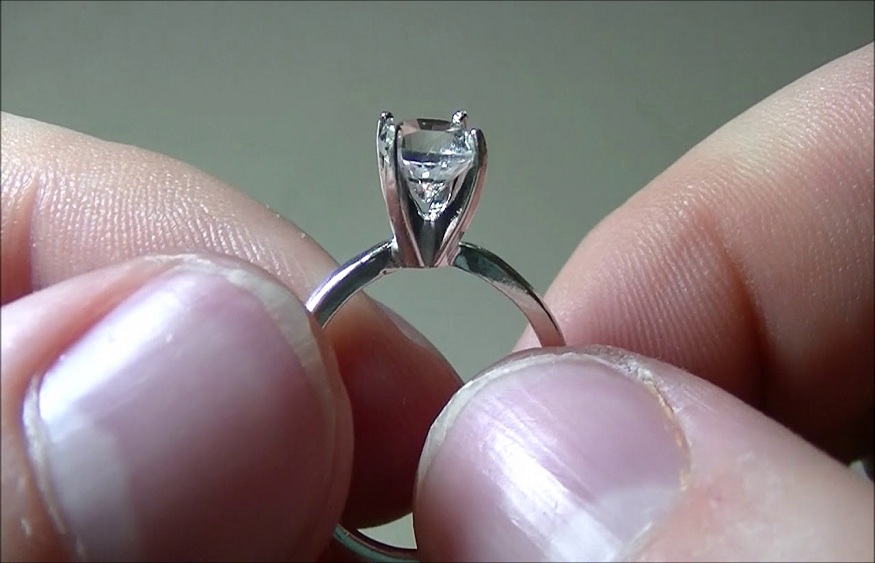 Choosing a diamond solitaire ring cannot be improvised.?